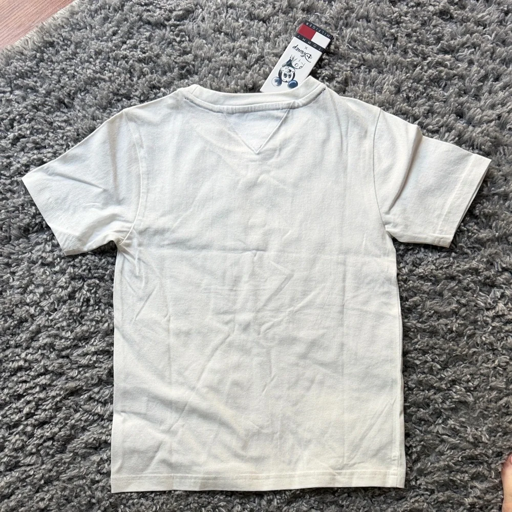 NWT - Tommy Hilfiger Kids Cream T-Shirt with Mickey Design - 4 - Picture 4 of 6